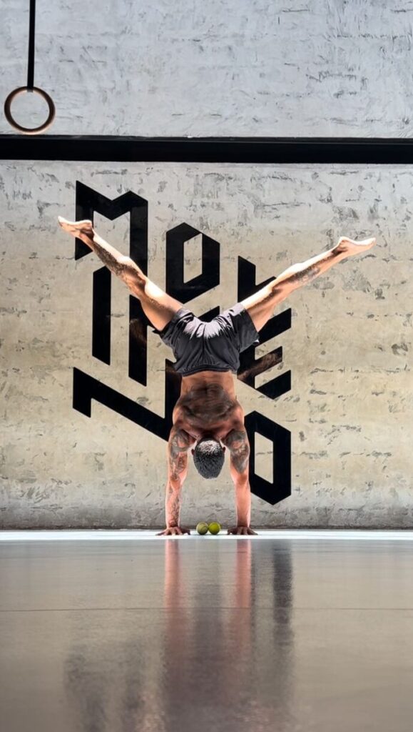 Movement Lindy Handstand